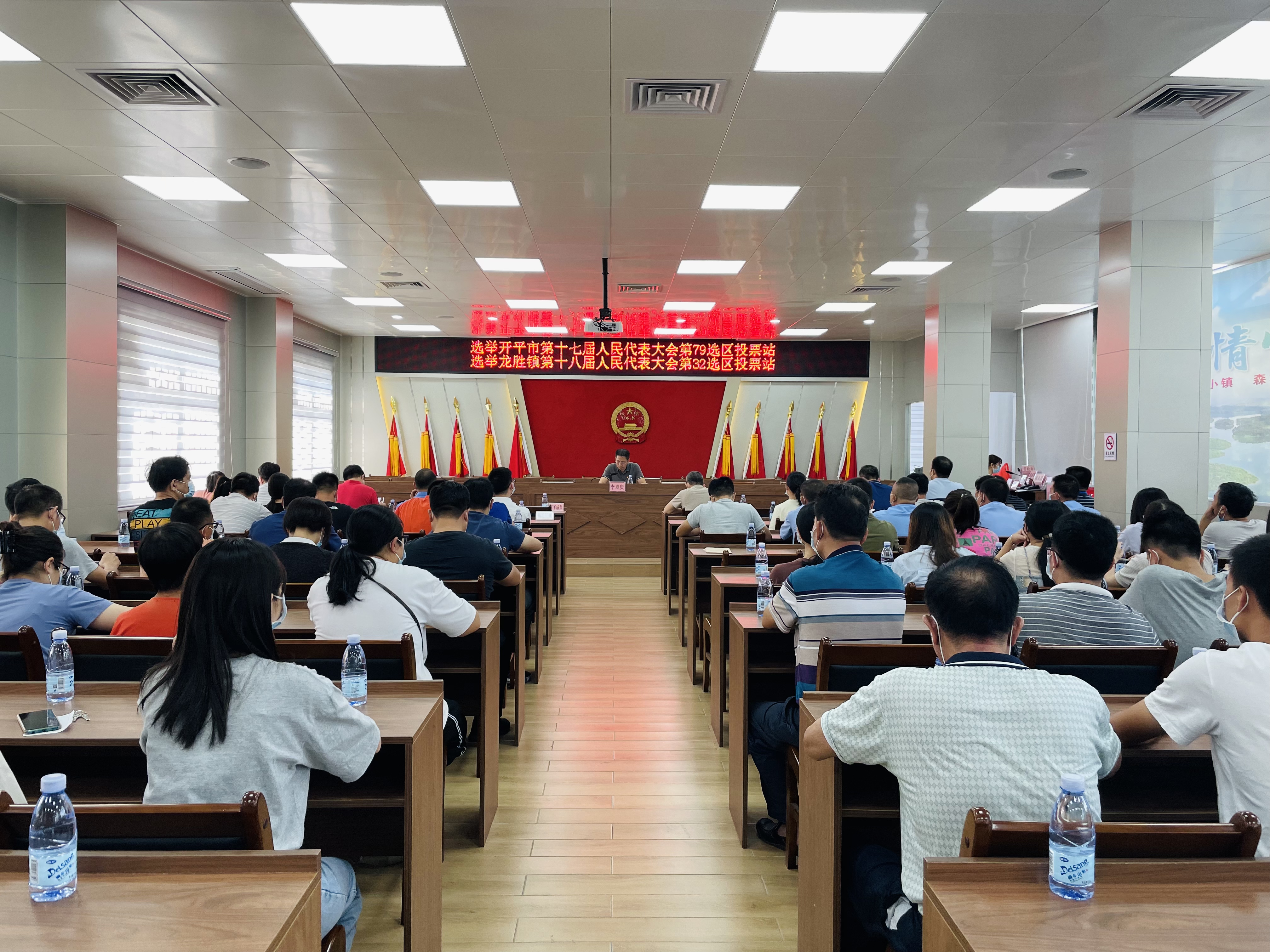 1龙胜镇政府选举会场.jpg