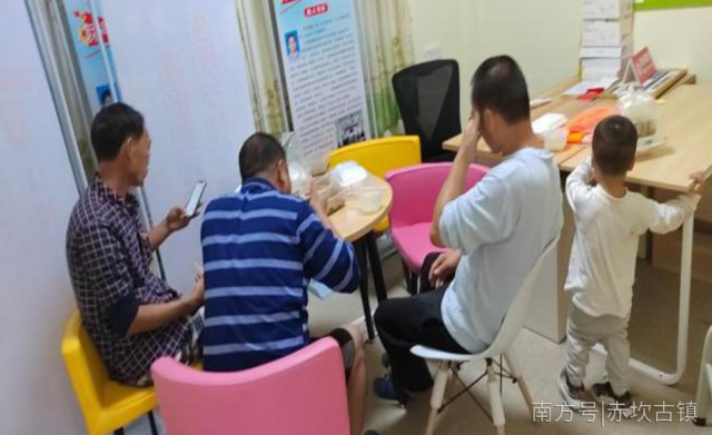 △转移群众到安全地带，给群众带来温暖和关爱