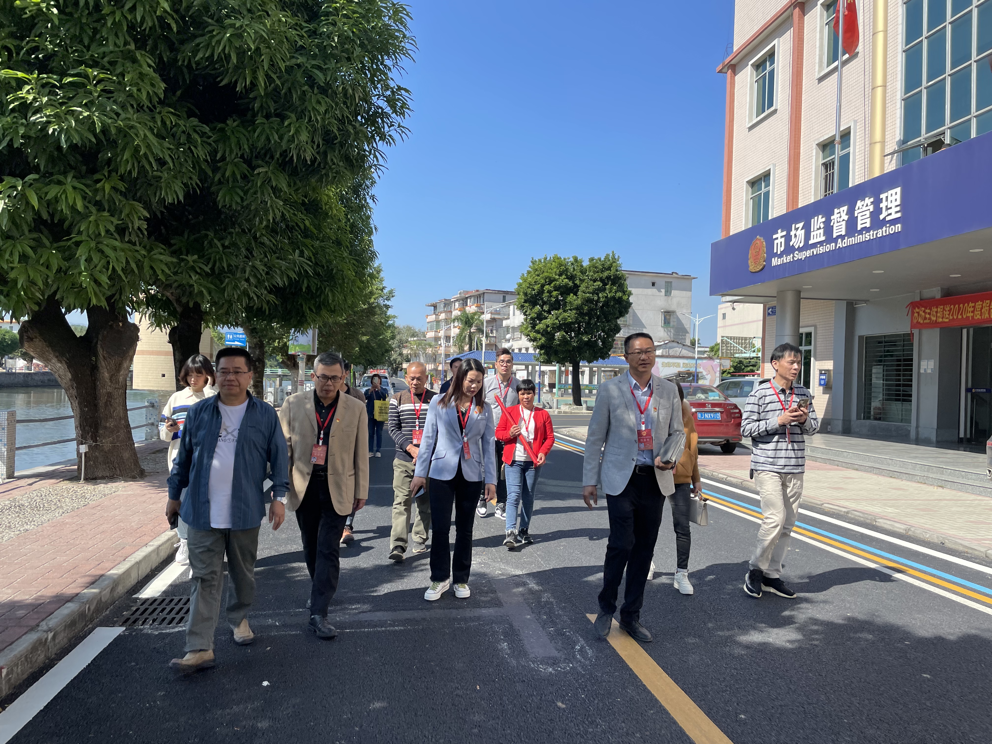 7到龙胜墟长堤路视察.jpg